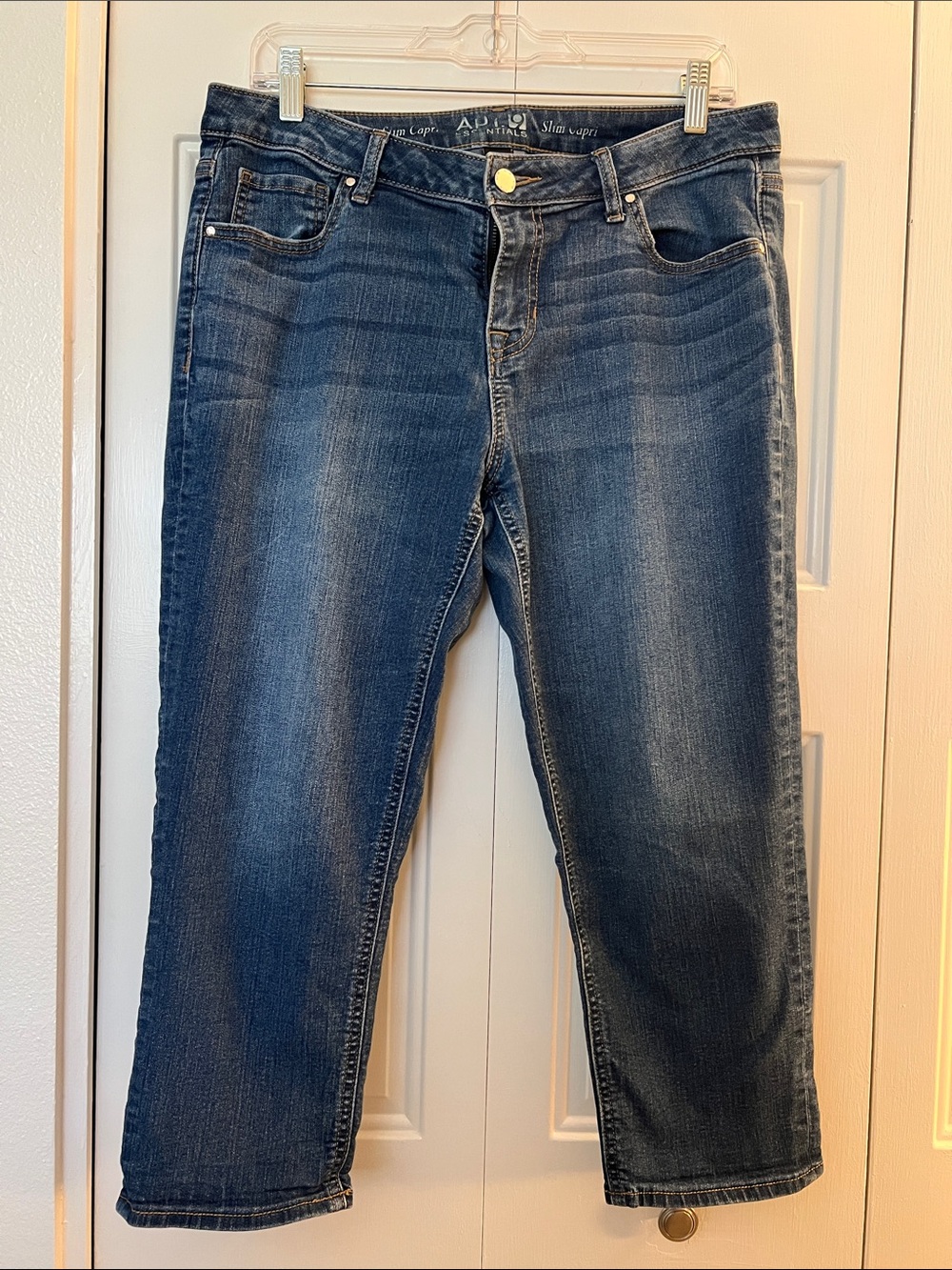 Apt. 9 Women's Cropped Capri Slim Jeans in Blue Wash - 12 Petite